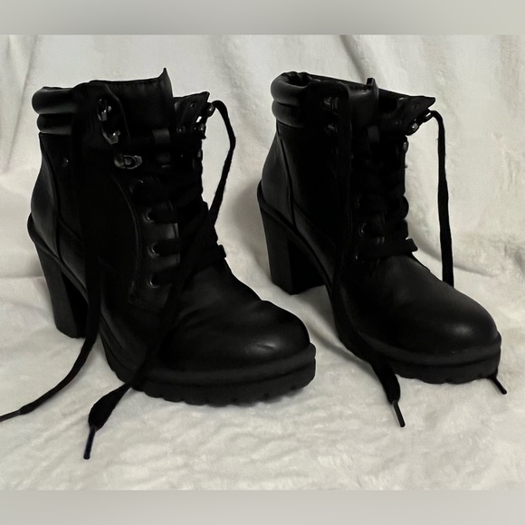 Joe Boxer 3” inch heeled boots - size 8. - Picture 8 of 8